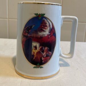 🌺Santa’s 1996 Coca Cola mug with gold rim around base and at handle